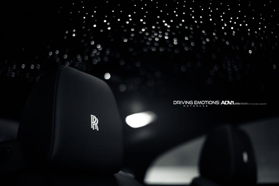 Интерьер Rolls-Royce Wraith on ADV.1 Wheels (ADV10MV1) 2015 года  (фото 2 из 12)